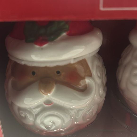 Peppermint Place Sugar & Creamer Santa Clause Set. - Picture 2 of 6